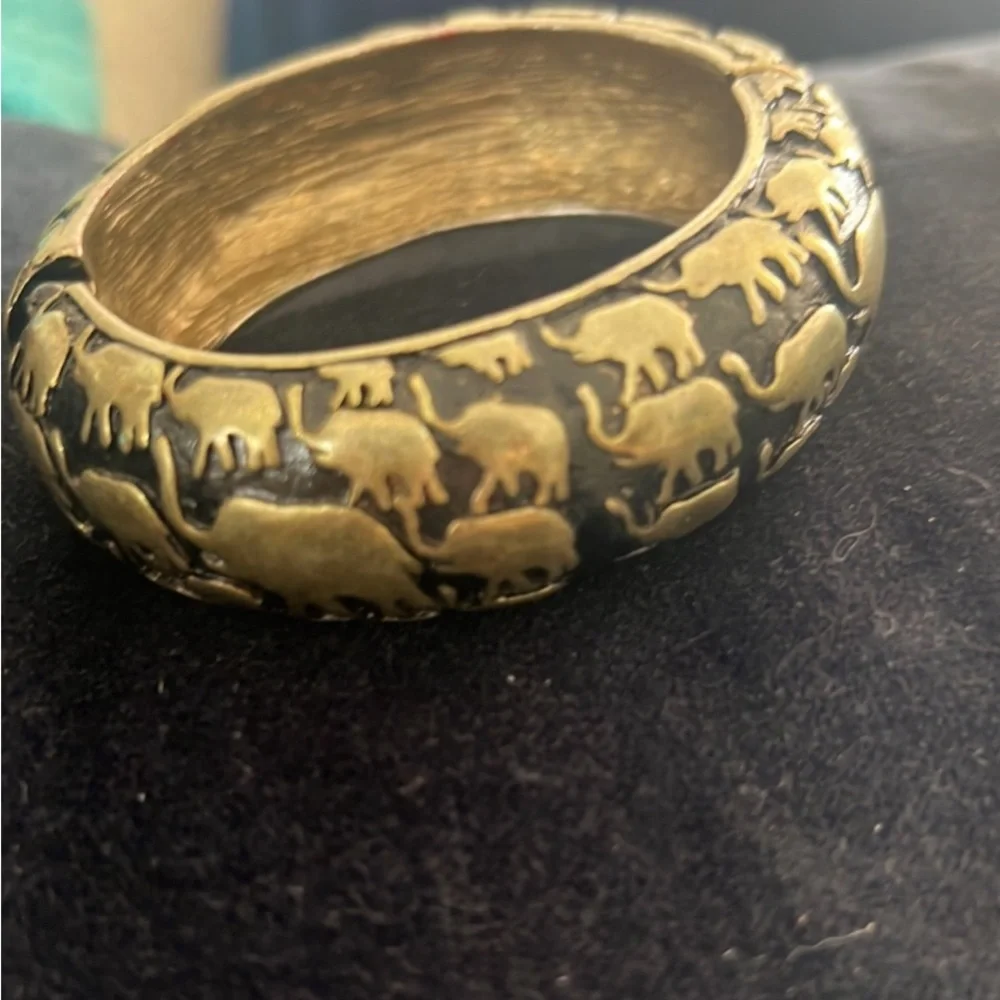 bangle bracelet An elephant